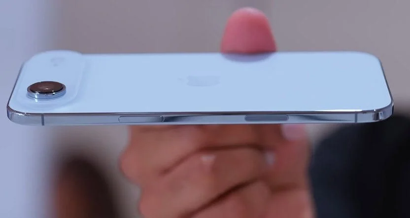 ايفون 17 عادي